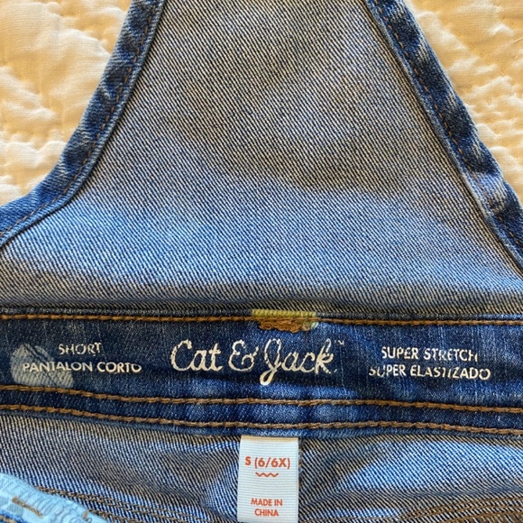 Girls Cat & Jack shortalls - Picture 3 of 4